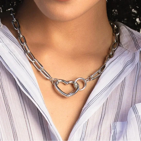 💝 NWT VERSATILE DESIGNER INSPIRED ROMANCE SILVER HEART NECKLACE - Picture 3 of 8